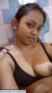 44 gorgeous Indian females in naked selfies01