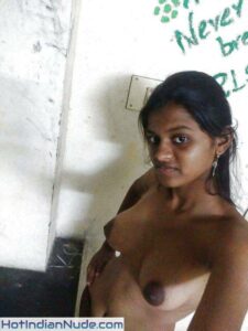 50 Tempting Images Of Indian Naked Girls For Sexual Healing01