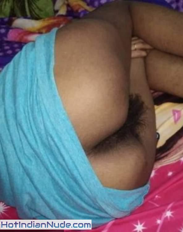 Mallu bhabhi and MILF moms in Indian ass porn pics