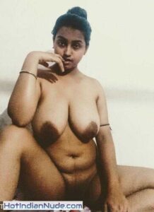 Indian Nude Pics Bhabhi Showing Boobs And Pussy30