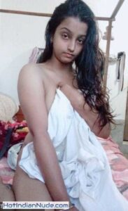 Indian Nude Pics Bhabhi Showing Boobs And Pussy71