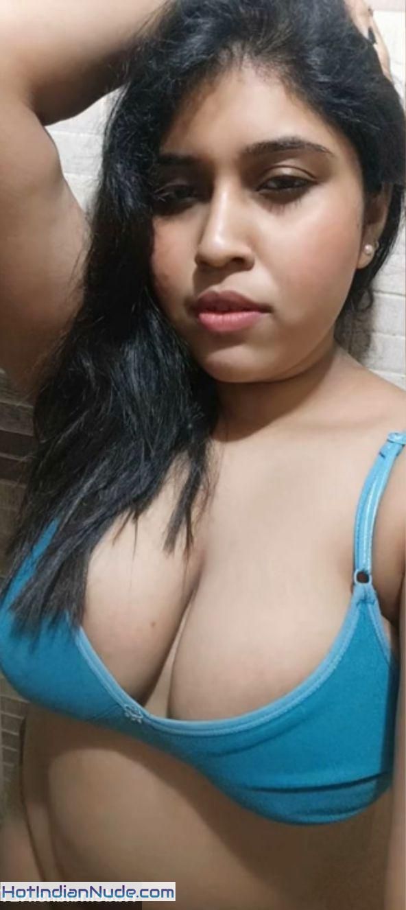 Young Tamil Aunty Naughty Sex Pics Collection Showing Big Boobs Bra27