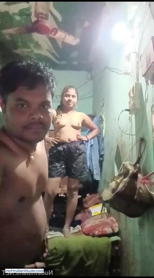 amateur nude sex photos ki nangi pics aur hot gallery - Horny Tamil man inserts finger inside nude wife’s pussy 349
