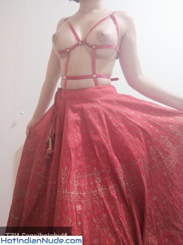 Bade Boobs Wali Desi Nude Selfie