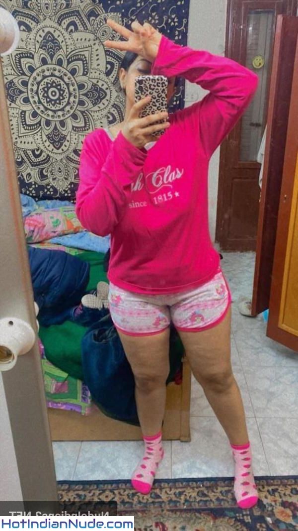 Badi Chuchi Nri Sexy Model Nude