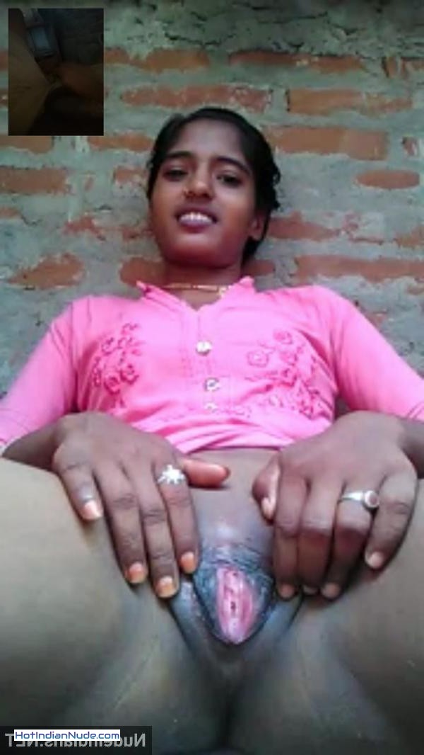 big booty nude images ki nangi pics aur hot gallery - Lusty Bihari girl spreads pink pussy during video call with BF 191