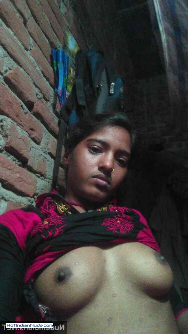 big booty nude images ki nangi pics aur hot gallery - Lusty Bihari girl spreads pink pussy during video call with BF 191