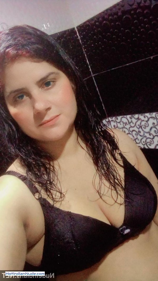 desi bhabhi naked photo ki nangi pics aur hot gallery - Gori Muslim bhabhi showing tight pussy to devar on camera 210
