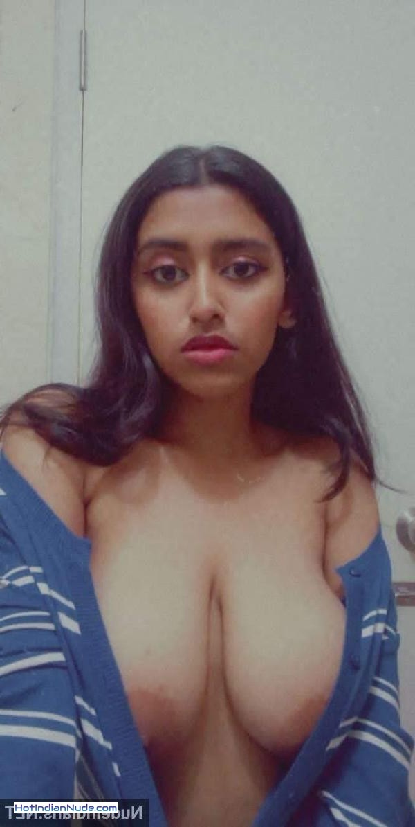 desi indian nude pics ki nangi pics aur hot gallery - Cute Indian big boobs girl xxx pics in nude topless selfies 503