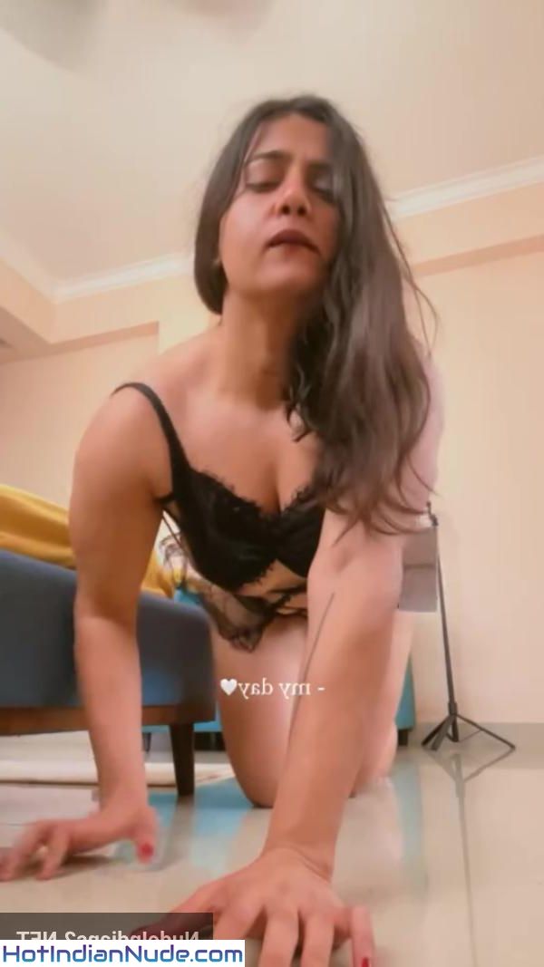 Dilli Ki Naked Desi Aunty Nude Picture