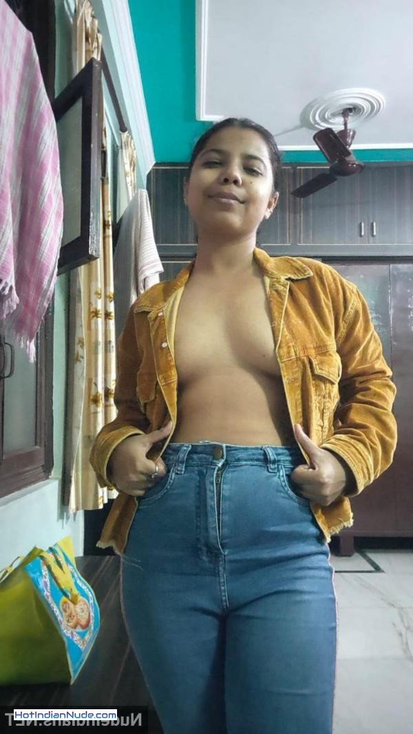 free indian nude pics ki nangi pics aur hot gallery - 20yo Hot girl shares boobs pics to lover after feeling horny 734