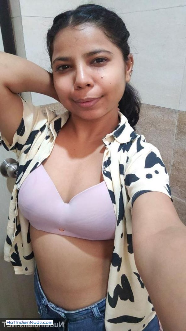 free indian nude pics ki nangi pics aur hot gallery - 20yo Hot girl shares boobs pics to lover after feeling horny 734