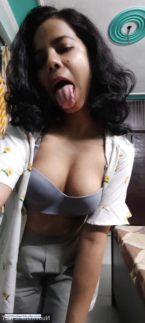 free indian nude pics ki nangi pics aur hot gallery - 20yo Hot girl shares boobs pics to lover after feeling horny 734
