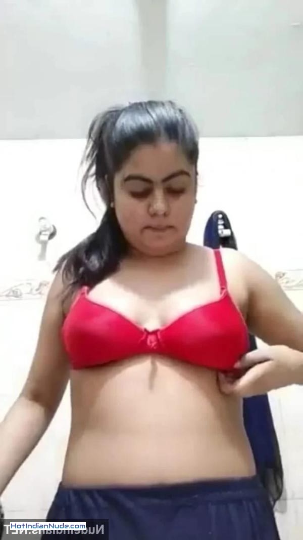 free porn and sex pics ki nangi pics aur hot gallery - 18+ Muslim teen girl juicy boobs show in tight bra to lover 825