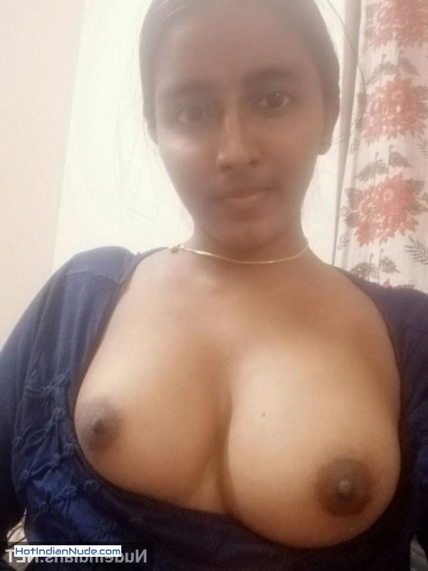 hot chicks nude selfies ki nangi pics aur hot gallery - Tamil girl exposing dark boobs and nipples to BF in selfies 73