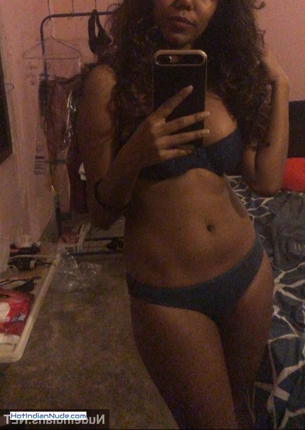 Desi College Cuties Ka Sizzling Boobies Collection!