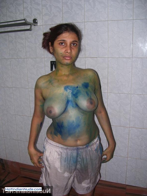 Mallu college babes apne BF ko tease karne ke liye dikha rahi hain sexy nude nazaare