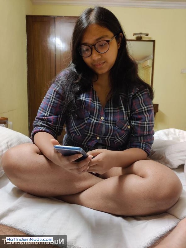 indian desi girl nude photos ki nangi pics aur hot gallery - Horny Bengali girl flashing big boobs and nude body to lover 83