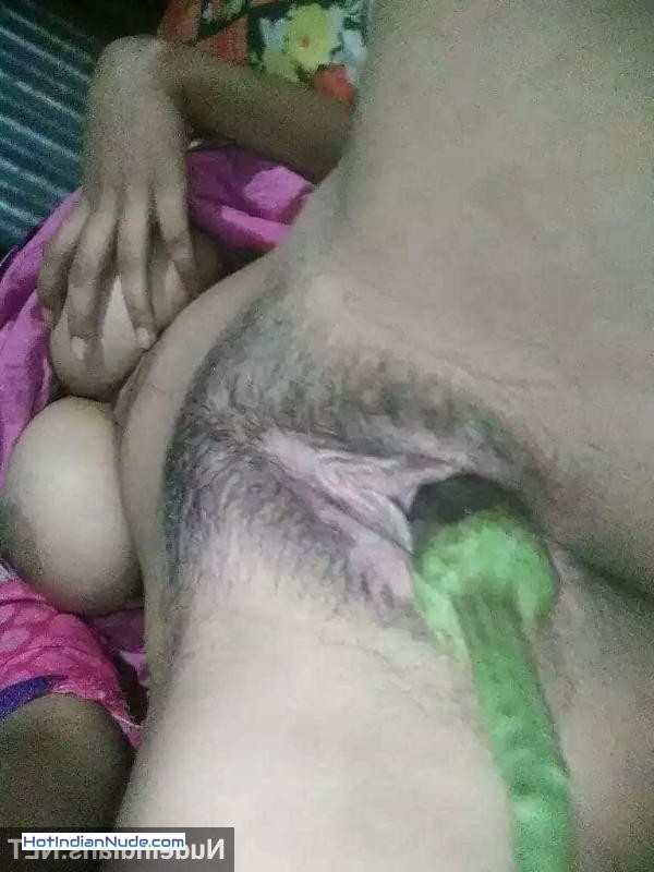 indian desi girl nude photos ki nangi pics aur hot gallery - Big boobs girl enjoys solo sex inserts brinjal in pussy 510