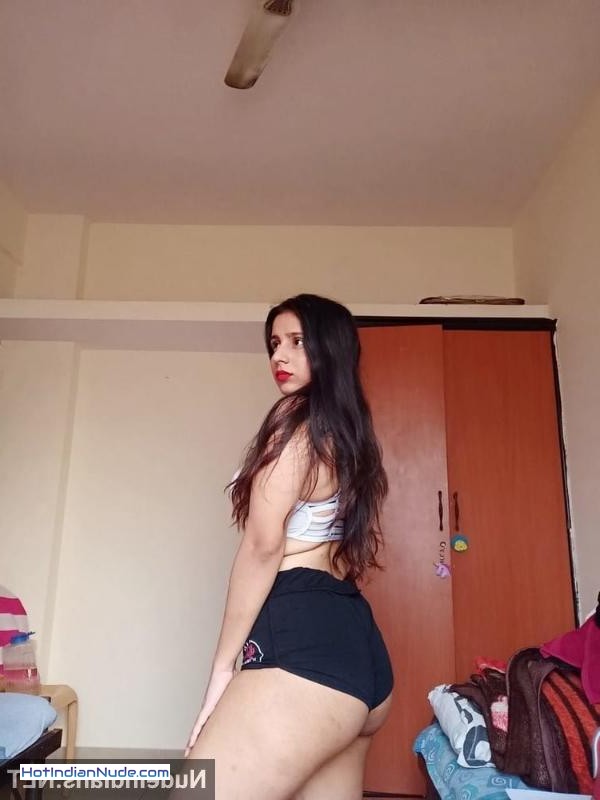indian girl porn photo ki nangi pics aur hot gallery - Watch NRI Indian girl flashing big tits pink nipples nude 869