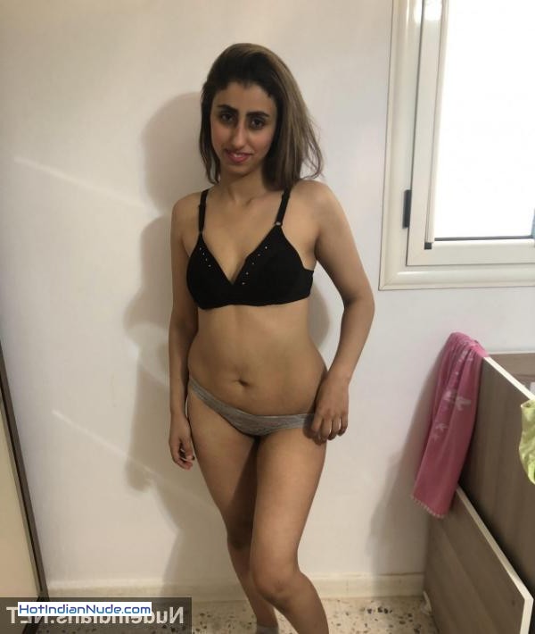 indian girls nude pics xxx ki nangi pics aur hot gallery - NRI Muslim girls sex photos flashing big booty in bra panty 762