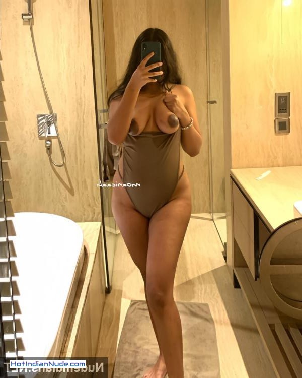 indian gril nude photos ki nangi pics aur hot gallery - Malayali girl teasing with nude modeling and bra panty pics 925