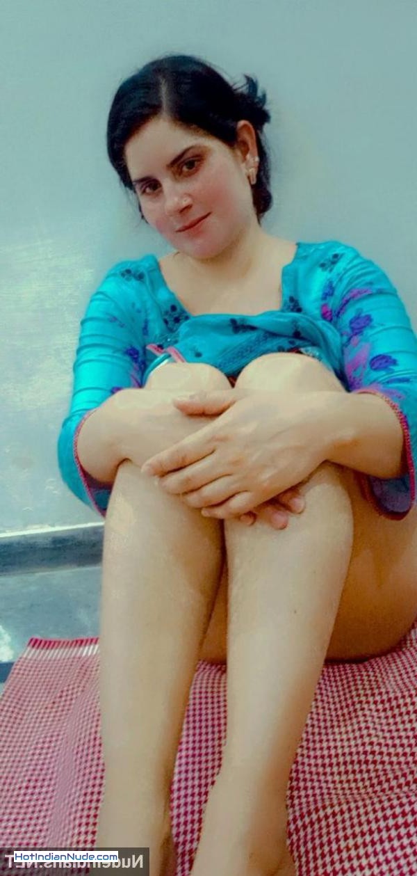 indian wife nude images ki nangi pics aur hot gallery - Gori Muslim bhabhi showing tight pussy to devar on camera 631