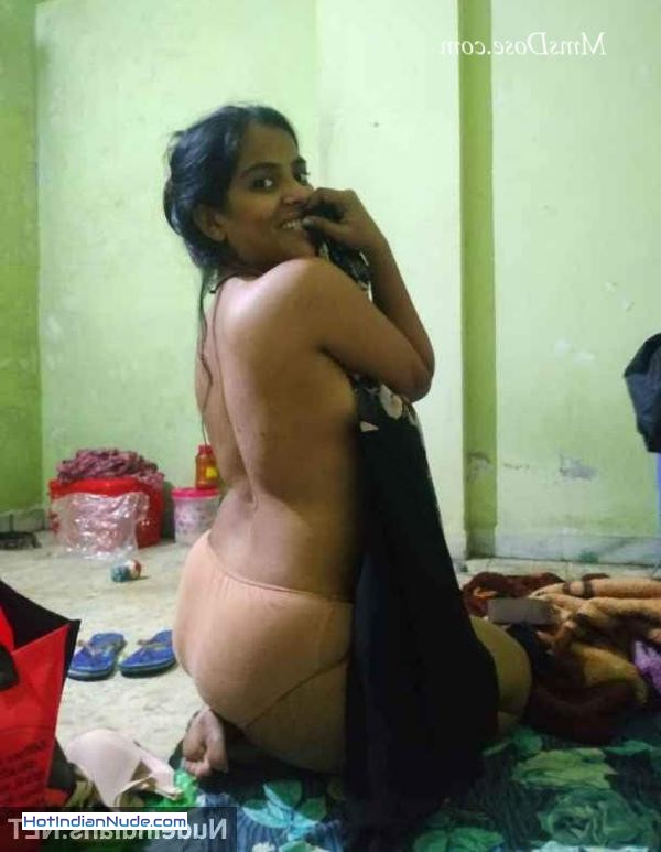 Mallu Bhabhi Nude Photo ki nangi pics aur hot gallery - Tamil housewife nude images clicked by hubby while sleeping 127