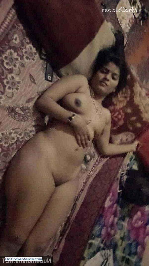 Mallu Bhabhi Nude Photo ki nangi pics aur hot gallery - Tamil housewife nude images clicked by hubby while sleeping 127