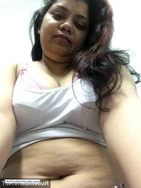 Mature Aunty Nude Photos ki hot photos aur nude collection