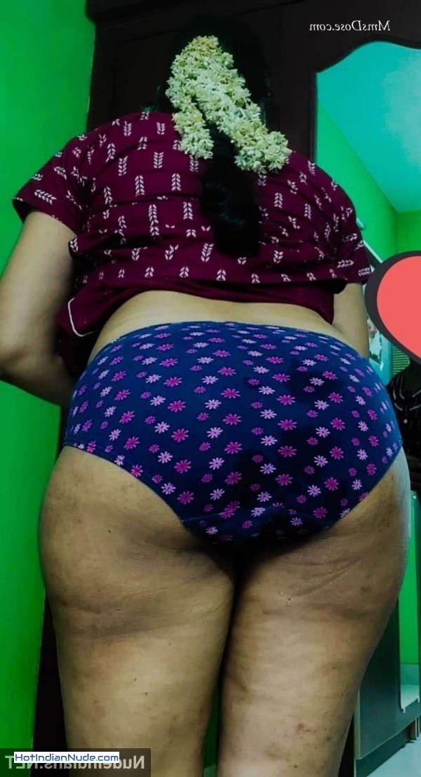 naked boobs indian ki nangi pics aur hot gallery - MILF Telugu aunty exposing round big boobs in saree and bra 720