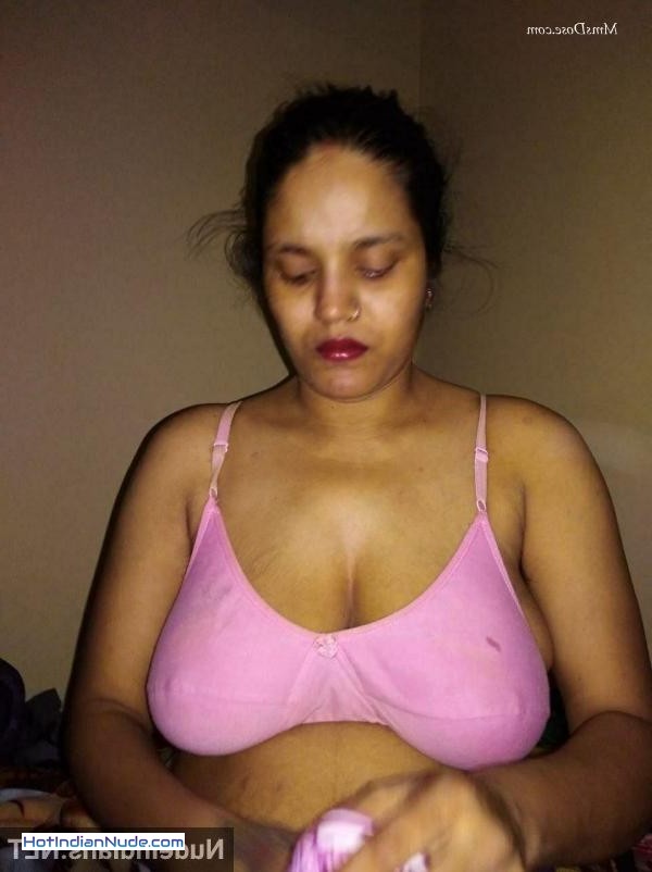 naked boobs indian ki nangi pics aur hot gallery - MILF Telugu aunty exposing round big boobs in saree and bra 720