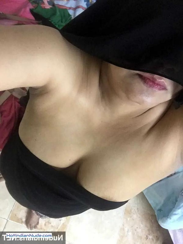 nude photos of boobs ki nangi pics aur hot gallery - Bangladeshi aunty shows big boobs and bra panty selfies 86