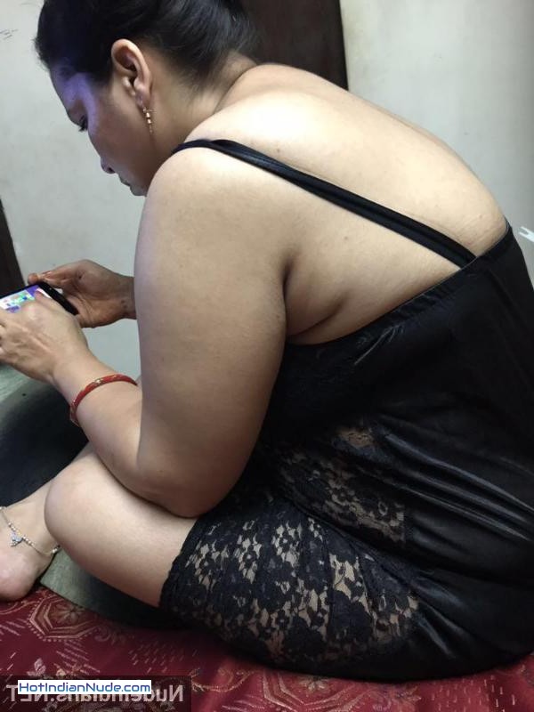 Nude Pics Of Desi Bhabhi ki nangi pics aur hot gallery - Marathi sexy bhabhi porn pics – MILF big boobs and ass show 786