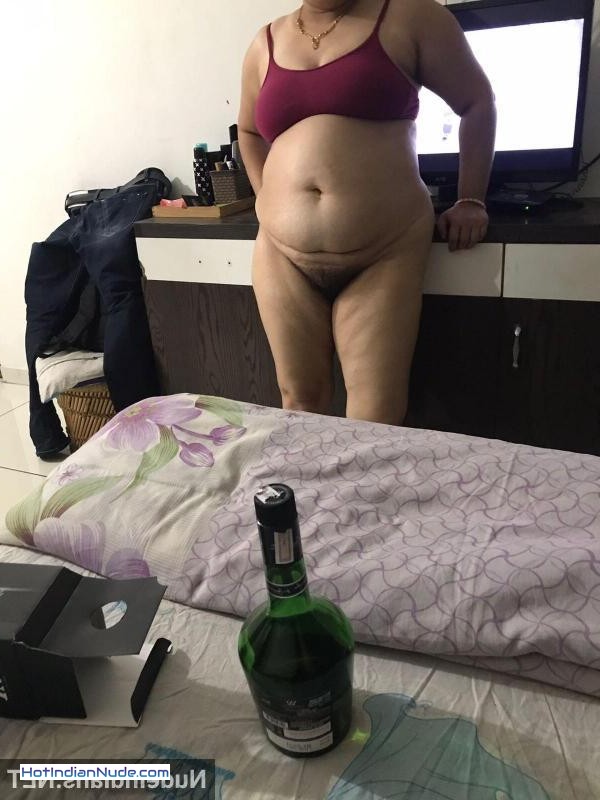 Nude Pics Of Desi Bhabhi ki nangi pics aur hot gallery - Marathi sexy bhabhi porn pics – MILF big boobs and ass show 786