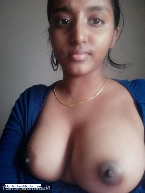 nude tamil boobs ki nangi pics aur hot gallery - Tamil girl exposing dark boobs and nipples to BF in selfies 922