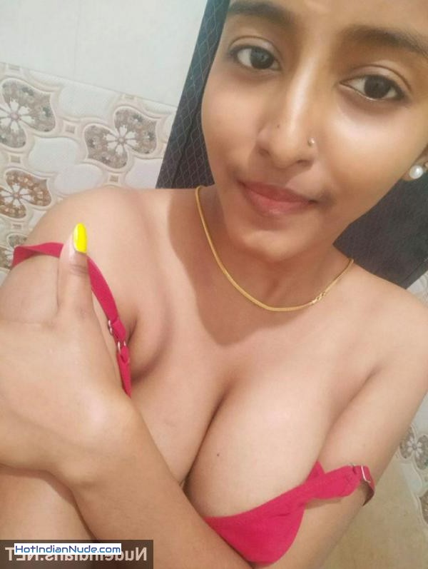 nude tamil boobs ki nangi pics aur hot gallery - Tamil girl exposing dark boobs and nipples to BF in selfies 922