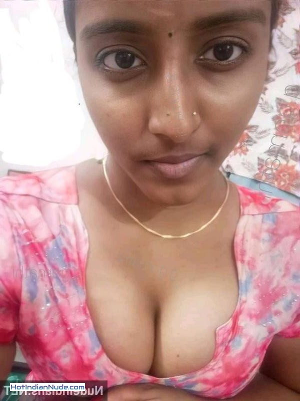 nude tamil boobs ki nangi pics aur hot gallery - Tamil girl exposing dark boobs and nipples to BF in selfies 922