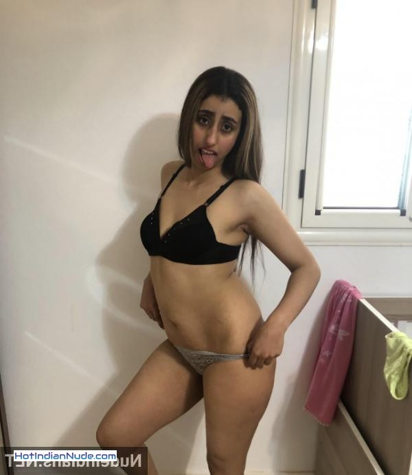 nude women with big booty ki nangi pics aur hot gallery - NRI Muslim girls sex photos flashing big booty in bra panty 201