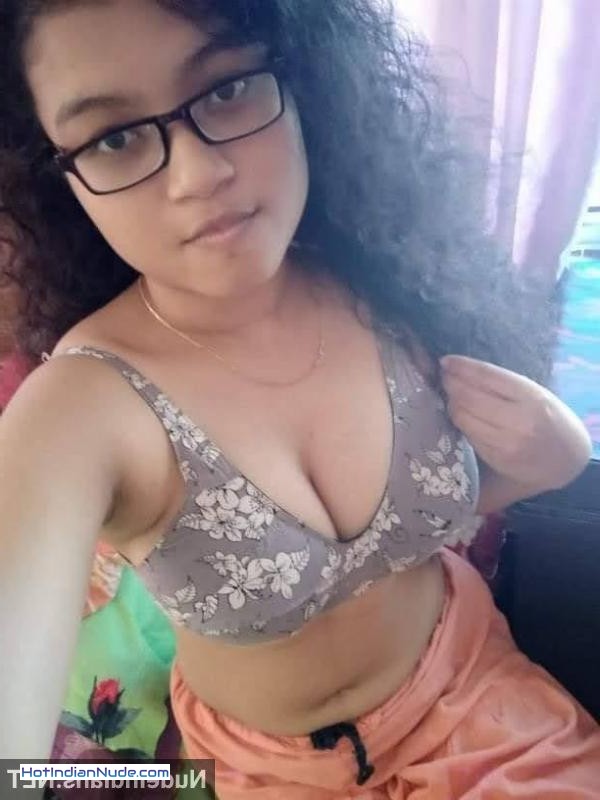 porn photos boobs ki nangi pics aur hot gallery - Muslim girl exposing big boobs and pussy like a porn model 73