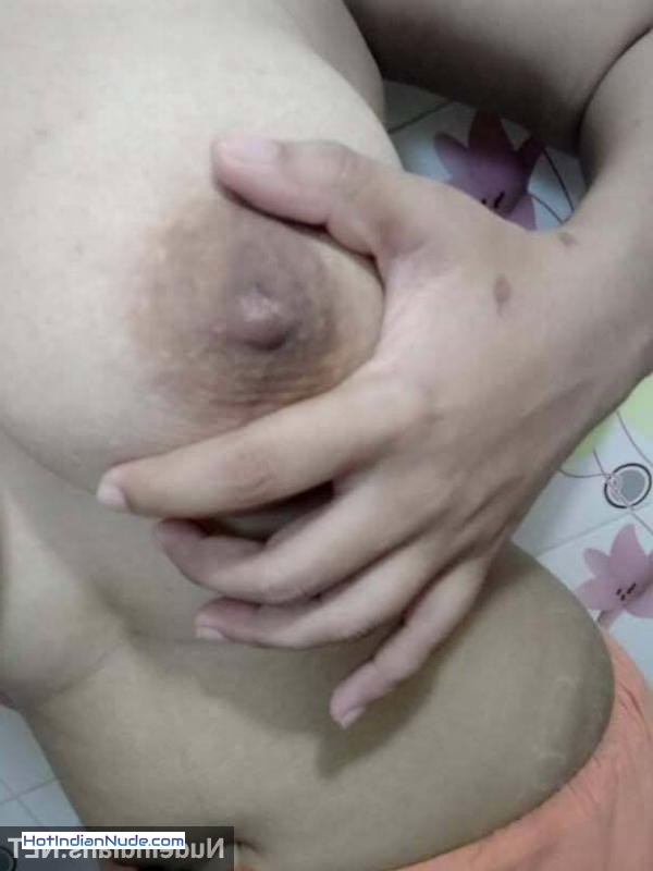 porn photos boobs ki nangi pics aur hot gallery - Muslim girl exposing big boobs and pussy like a porn model 73