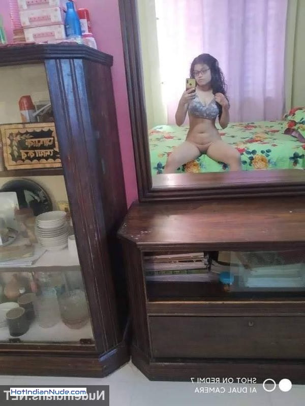 porn photos boobs ki nangi pics aur hot gallery - Muslim girl exposing big boobs and pussy like a porn model 73