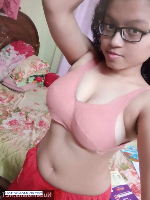 porn photos boobs ki nangi pics aur hot gallery - Muslim girl exposing big boobs and pussy like a porn model 73