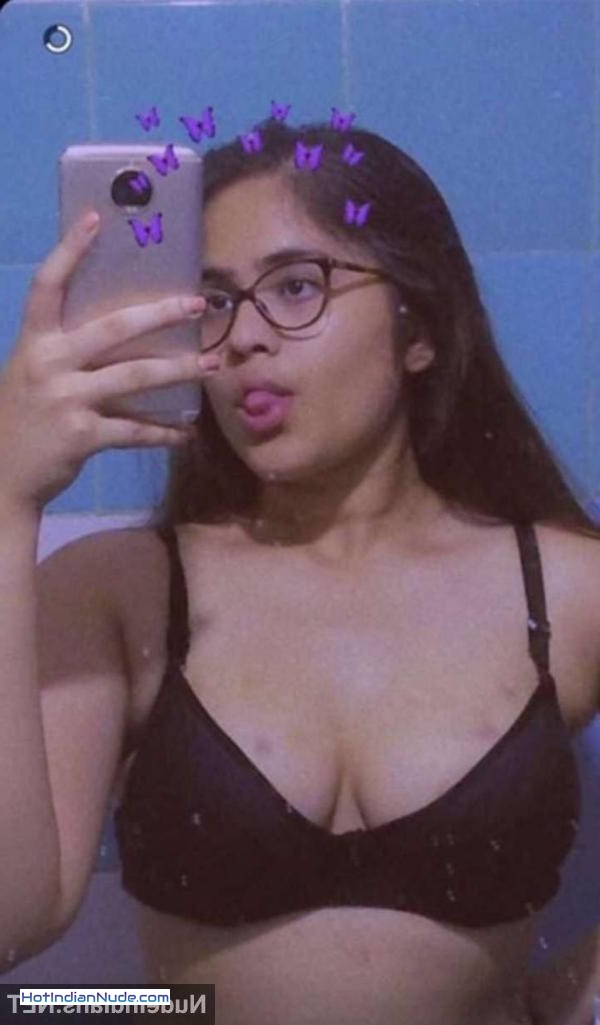 porn pics of hot babes ki nangi pics aur hot gallery - Young girls full nude selfies shared before college fest 941