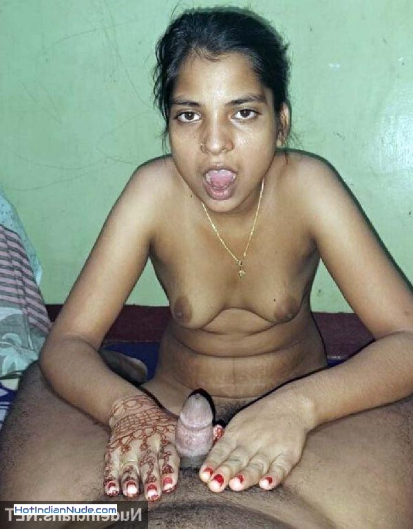 real moms nude photos ki nangi pics aur hot gallery - Naked mallu bhabhi romantic sex photos with husbands viral 805