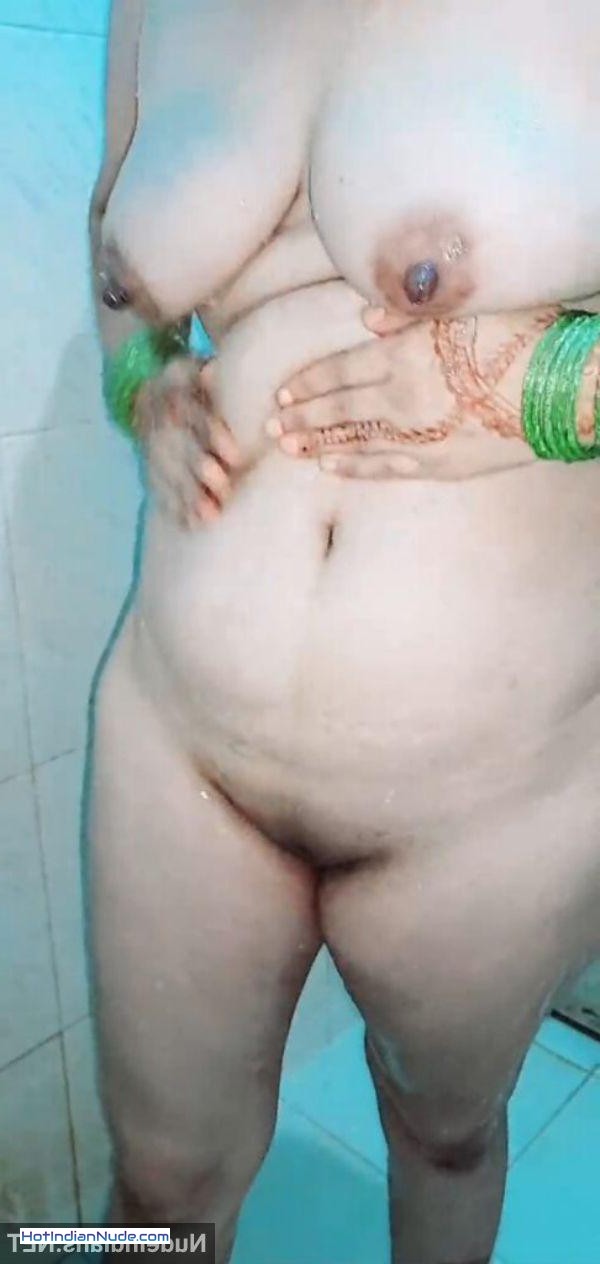 real moms nude photos ki nangi pics aur hot gallery - Naked mallu bhabhi romantic sex photos with husbands viral 805