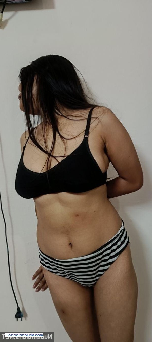 real moms nude photos ki nangi pics aur hot gallery - Naked mallu bhabhi romantic sex photos with husbands viral 805