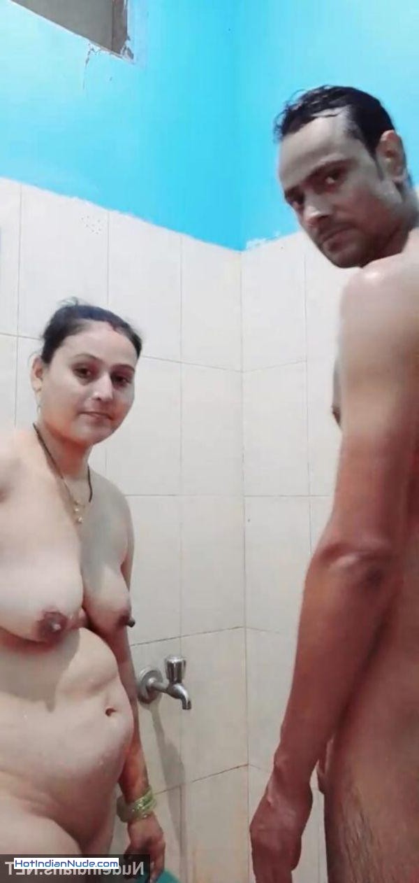 real moms nude photos ki nangi pics aur hot gallery - Naked mallu bhabhi romantic sex photos with husbands viral 805