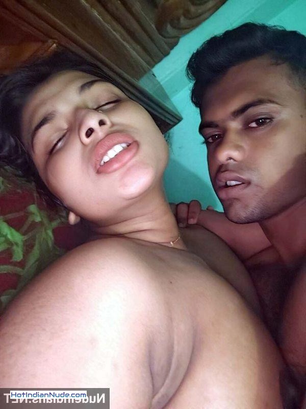real moms nude photos ki nangi pics aur hot gallery - Naked mallu bhabhi romantic sex photos with husbands viral 805