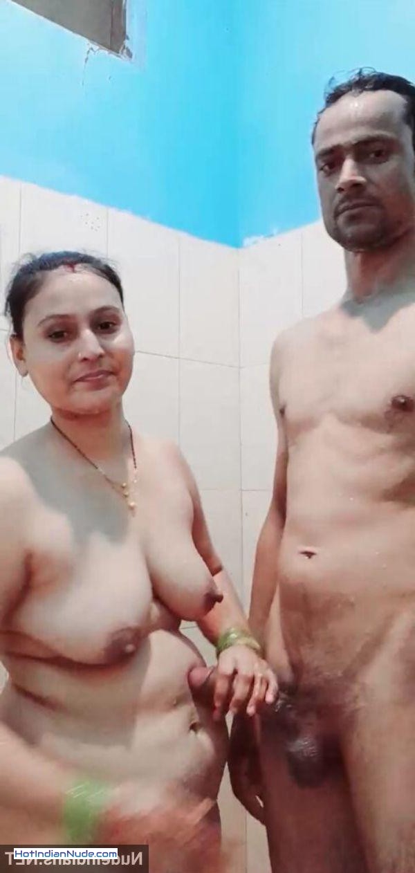 real moms nude photos ki nangi pics aur hot gallery - Naked mallu bhabhi romantic sex photos with husbands viral 805